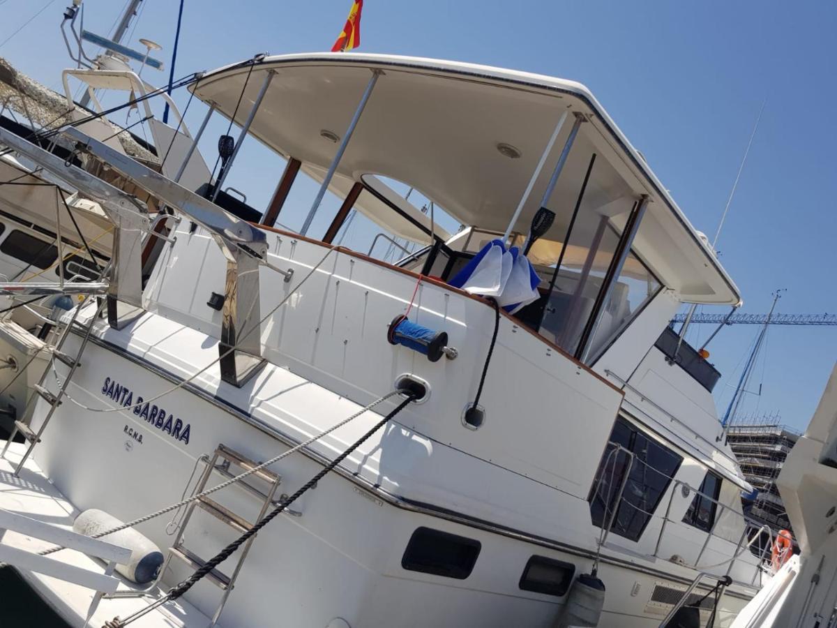 فندق Yacht Y Fiestas سان أدريان دي بيزوس المظهر الخارجي الصورة